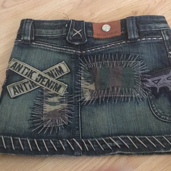 Jean skirt barely worn in great condition - Picture 2 of 2